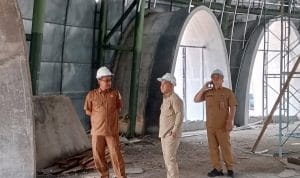 Pastikan Target Sesuai Rencana, Molen Tinjau Pembangunan Masjid Agung Kubatim