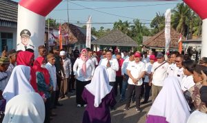 Ratusan Warga dan Pelajar Desa Serdang Antusias Sambut Bupati dan Wakil Bupati Bangka Selatan