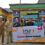 Honda Babel Salurkan Paket Sembako ke Warga Terdampak Angin Puting Beliung di Desa Tempilang