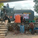 Warga Kampung Daya Baru Senang Dapat Bantuan Air Bersih Dari Polres Bangka Barat