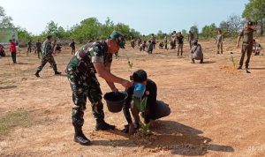 Kodim 0432/Basel Tanam Ratusan Pohon di Kawasan Hutan Lindung Lubuk Besar 