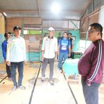 Miris, Siswa SD Negeri 21 Kace Mendo Barat Belajar di Lantai Tanpa Meja dan Kursi