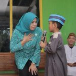 Safriati Safrizal Rayakan Hari Ibu Bersama Anak Panti Asuhan