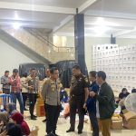 Kapolres Bangka Barat Cek Langsung Penyortiran dan Pelipatan Surat Suara Pemilu 2024