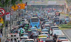 Pajak Bahan Bakar Kendaraan Bermotor Naik Jadi 10 Persen