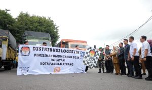 Pj Wali Kota Pangkalpinang Lepas Distribusi Logistik Pemilu 2024