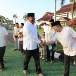 Pj Gubernur Babel Sholat Idulfitri Bersama Masyarakat 