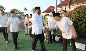 Pj Gubernur Babel Sholat Idulfitri Bersama Masyarakat 