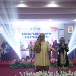 76 Peserta Tampil Anggun di Ajang Lomba Fashion Show Kebaya Nasional