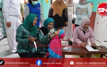 Pj Ketua TP PKK Pangkalpinang Tinjau Pemberian Imunisasi Polio di TK Ibnu Sina