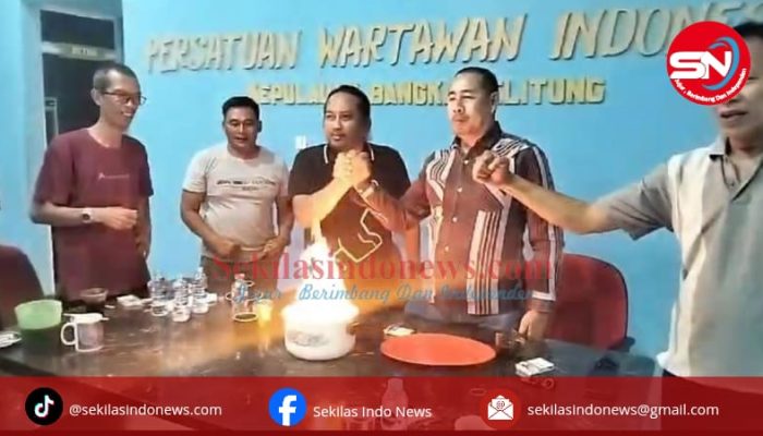 PWI Bangka Belitung Bakar 3 Surat Dari Hendri CH Bangun