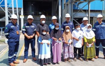 PT Timah Berbagi Kebahagiaan dengan Anak Yatim Piatu di Bangka Barat