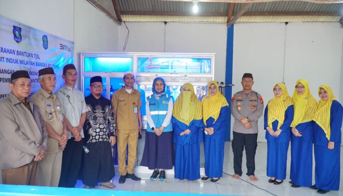 PLN Babel Salurkan TJSL Sumur Bor dan Depot Air Minum ke Ponpes Turats Nabawi