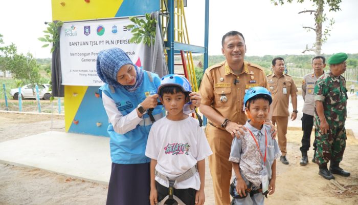 PLN Babel Salurkan Bantuan Sarpras Pendidikan ke Sekolah Alam Pangkalpinang