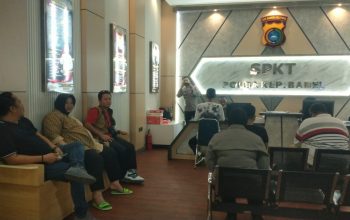 Didampingi Puluhan Pengurus PWI, RS Datangi SPKT Polda Babel