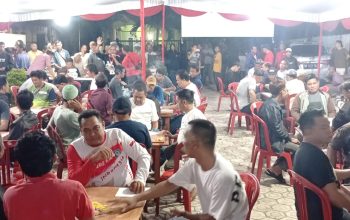 Ratusan Warga Antusias Ikuti Tournament Gaple Riza-Debby Cup