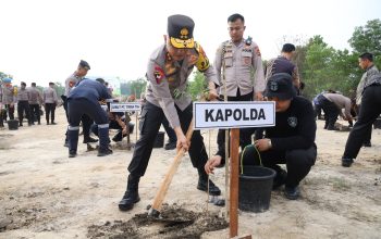 Wujudkan Babel Hijau, Polda Babel Kembali Gelar Penanaman Sejuta Pohon