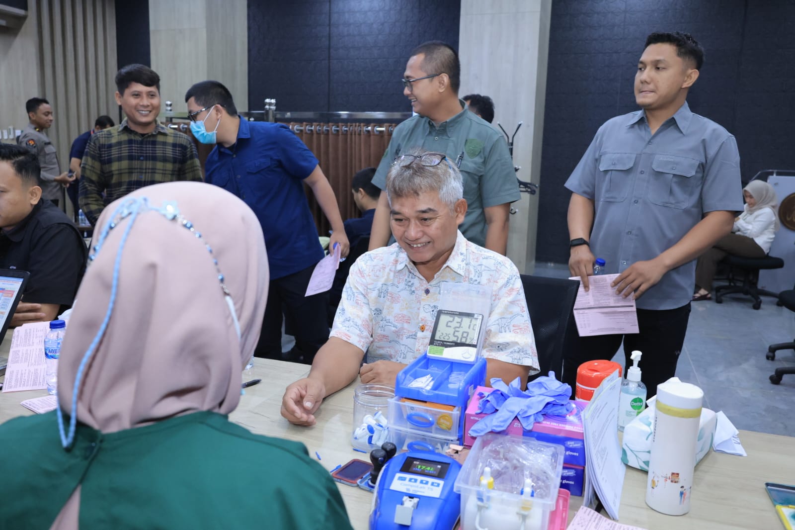 Divisi Humas Polri Gelar Donor Darah Bersama Media