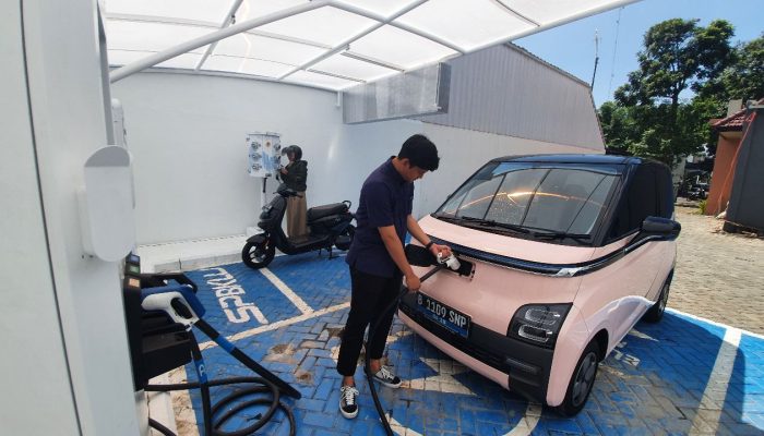 Perkuat Green Tourism, PLN Resmikan One Stop EV Charging Station di Bandung