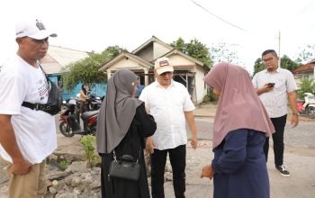 Erzaldi Hangatkan Hati Korban Kebakaran dengan Bantuan Tunai