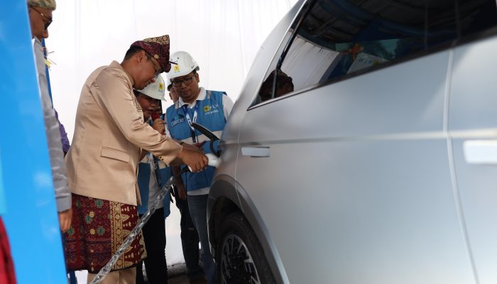 Sugito Resmikan SPKLU Pertama di Lingkungan Pemprov Babel, Langkah Awal Menuju NZE 2060