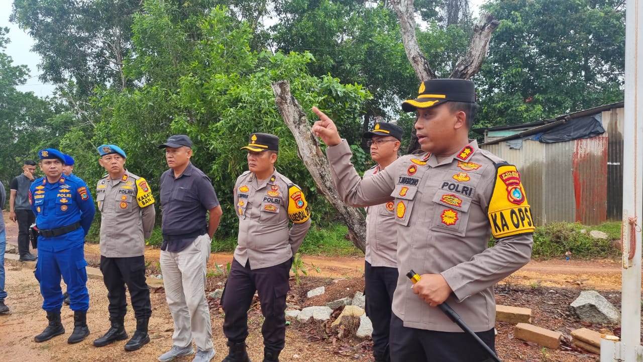 Polres Bangka Selatan Kawal Distribusi Logistik Pilkada 2024