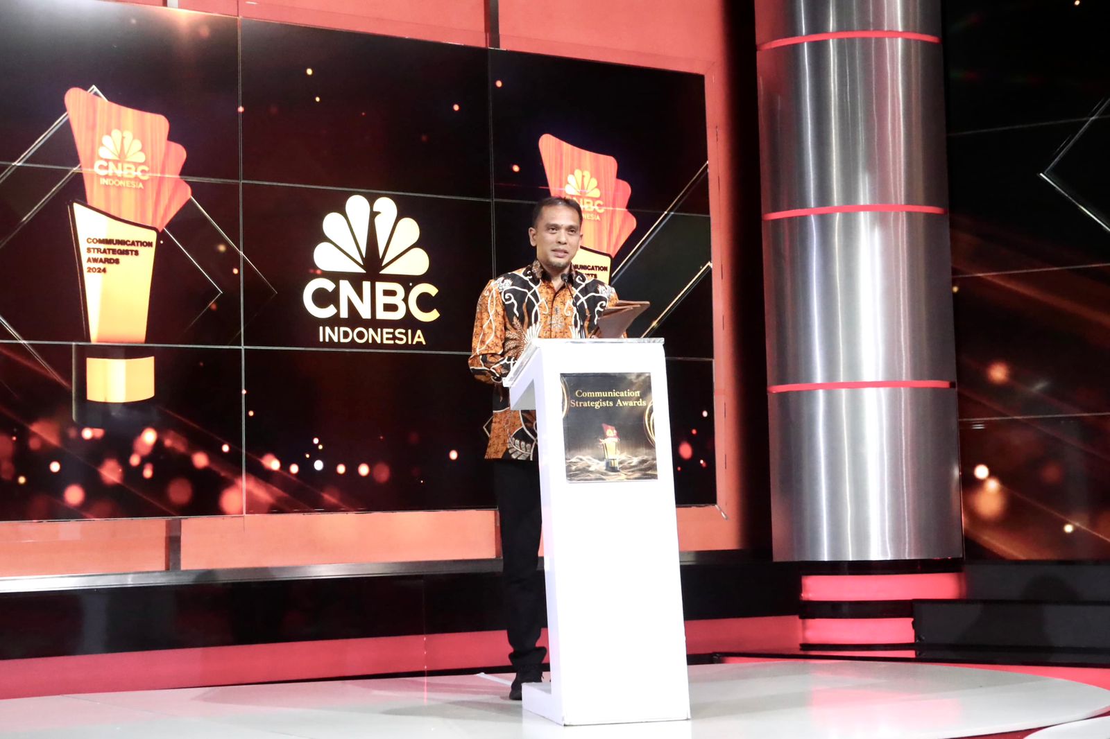 PLN Raih Penghargaan Communications Strategist Award 2024