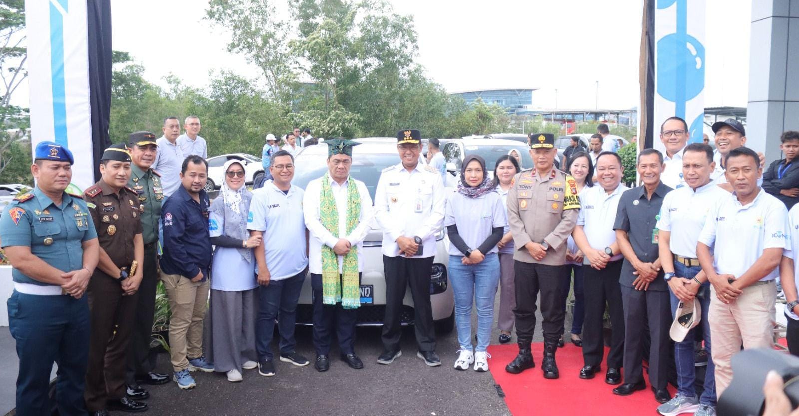 Dukung Energi Berkelanjutan, Wamen Desa PDT Lepas Touring EV di Pangkalpinang