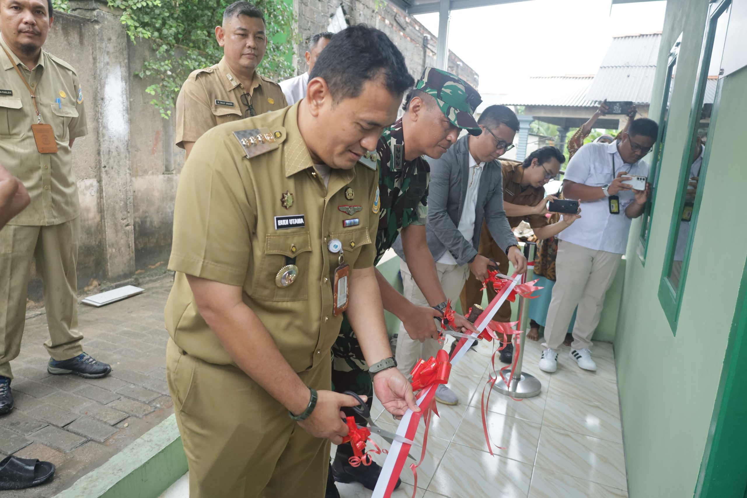 Pj Wali Kota Pangkalpinang Resmikan Rumah Layak Huni Hasil Bedah Rumah