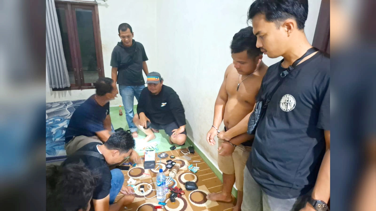 Ipan Tak Berkutik saat Digerebek, 27 Paket Sabu Diamankan