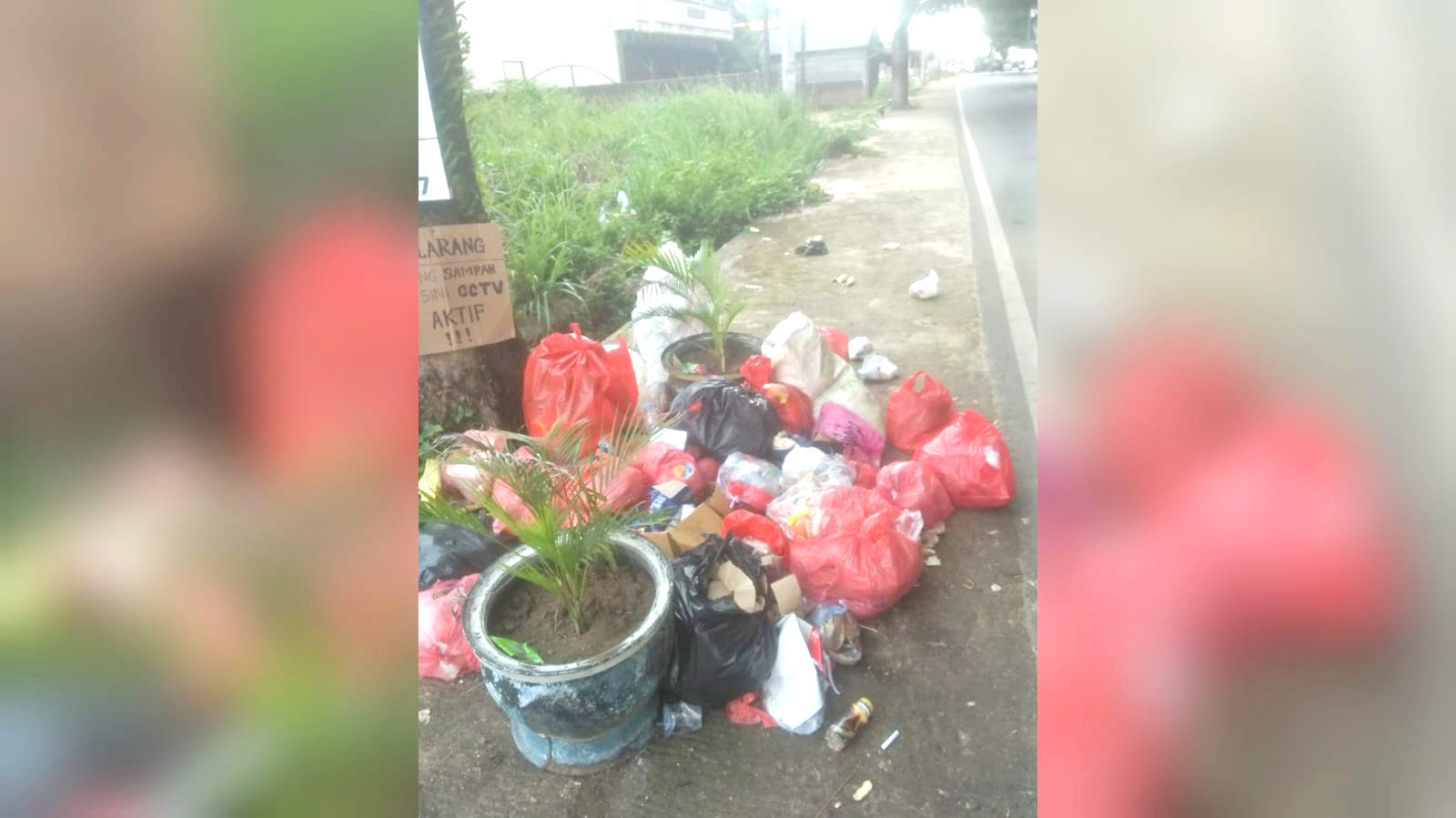 Kesadaran Rendah, Sampah Masih Berserakan di Jalan Perumnas, Begini Langkah DLH Basel