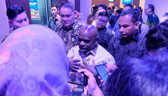 Natalius Pigai: Media Jangan Takut Kritik Pemerintah