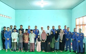 Sat Polairud Polres Bangka Selatan Tebar Kebahagiaan Bersama Anak Yatim di Pesisir