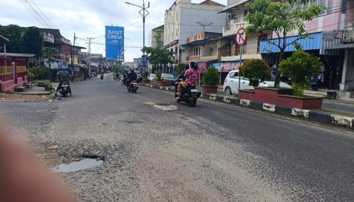 Pemkab Basel Anggarkan Rp6,9 Miliar untuk Rekonstruksi Jalan Jenderal Sudirman