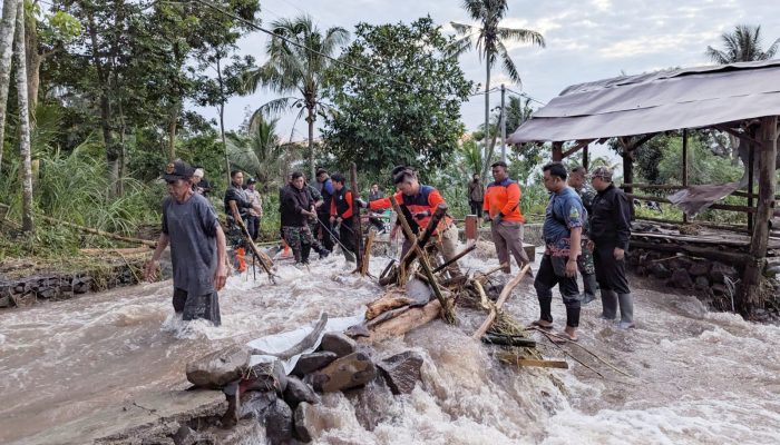 12 Rumah dan 4 Hektare Lahan Pertanian Rusak Akibat Banjir Bandang di Bondowoso