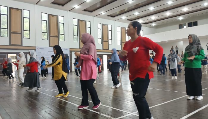 PT Timah Gelar Senam Sehat Bersama Mitra Kerja dan Masyarakat di Bangka Barat