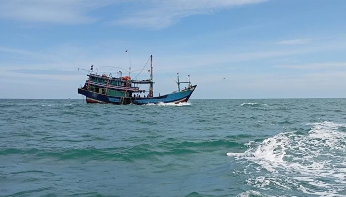 Nelayan Tradisional Menjerit, Aktivitas Kapal Cantrang di Laut Basel Kian Merajalela