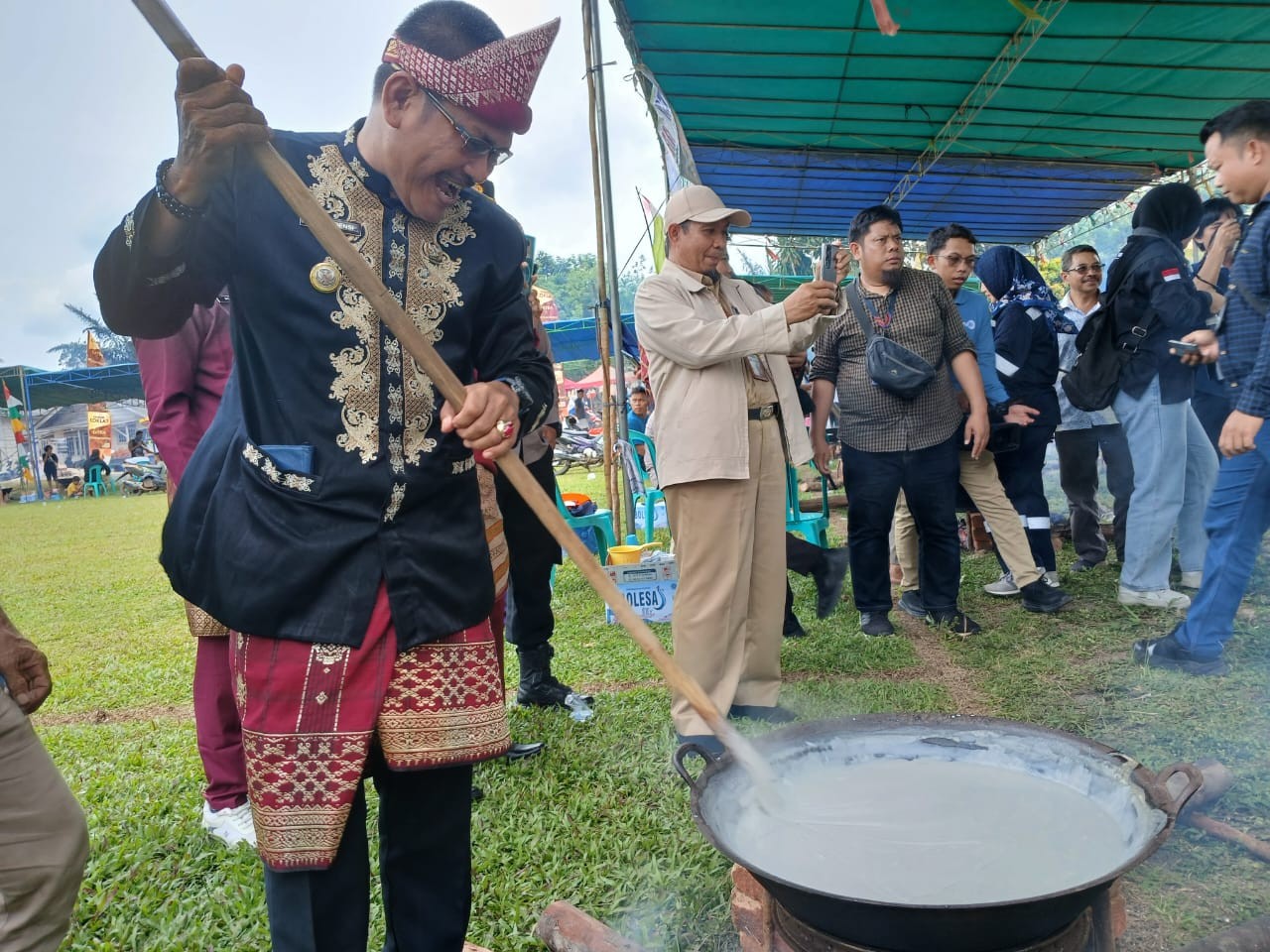 PT Timah Dukung Pesta Adat 'Dodol Bergema' di Bangka Barat