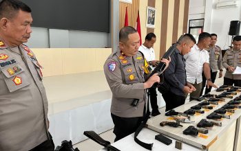 Tingkatkan Pengawasan Senpi, Wakapolres Basel Cek Langsung Kondisi Senjata Anggota