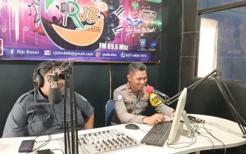 Kasat Lantas Polres Bangka Selatan Berikan Edukasi Lalu Lintas melalui Siaran Radio