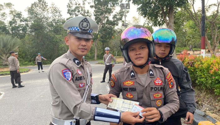 Anggota Polres Bangka Barat Jadi Sasaran Razia Kendaraan