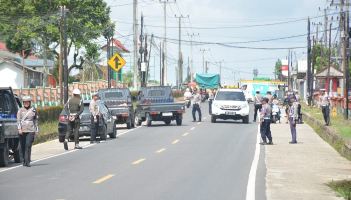 Operasi Gabungan di Perbatasan Pangkalpinang-Bangka, Banyak Pengendara Motor Kedapatan Tak Pakai Helm