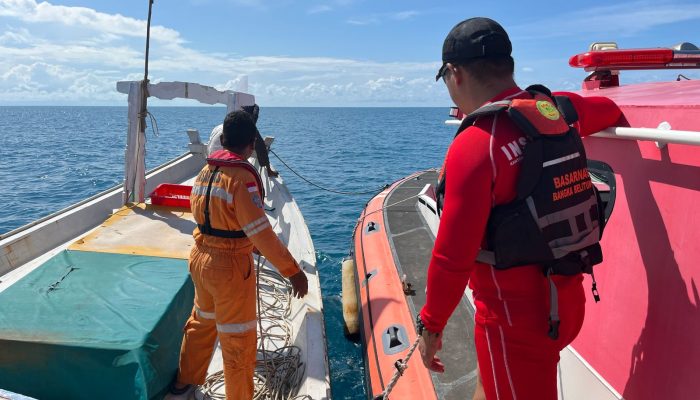 Tim SAR Pangkalpinang Evakuasi Dua Nelayan Terdampar di Tanjung Beriga