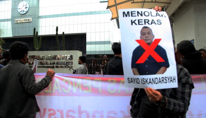Rekam Jejak Bermasalah, Massa Demo Tolak Sayid Iskandarsyah Jadi Anggota Dewan Pers