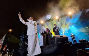 Gemuruh Shalawat Hadad Alwi Warnai Malam Puncak HUT ke-22 Basel
