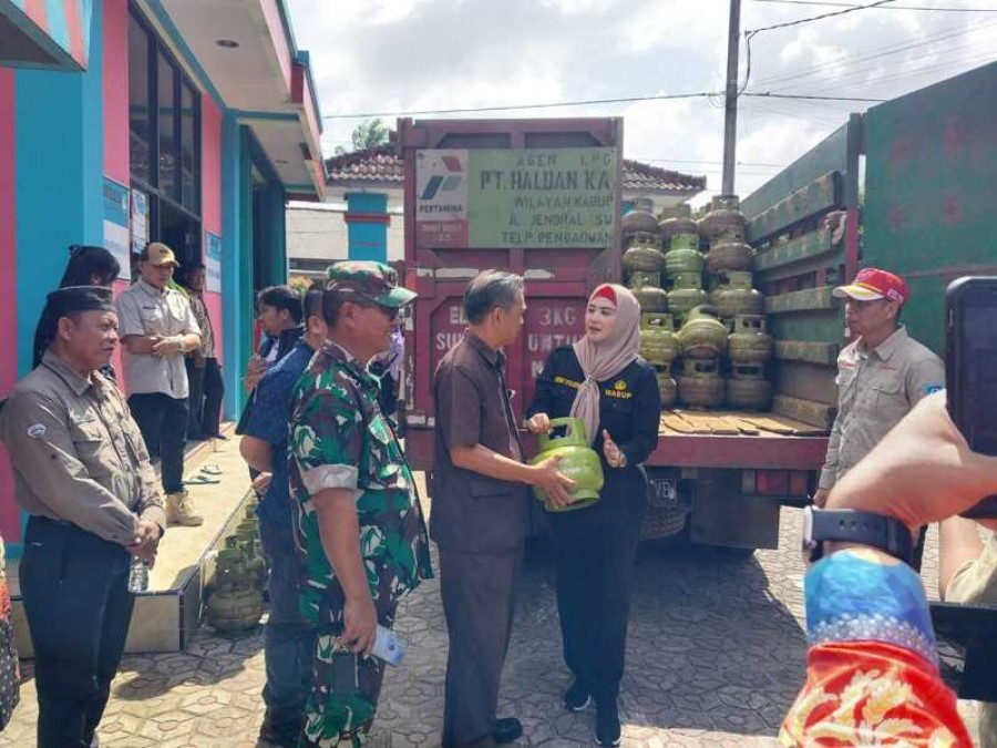 Sidak Gas LPG 3 Kg, Wabup Debby Pastikan Distribusi di Bangka Selatan Sesuai Aturan