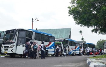 Lebaran Berkesan, PT Timah Antarkan Ratusan Pemudik ke Kampung Halaman