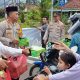 Polres Basel dan Media Kompak, Bagi-bagi Takjil, Tebar Berkah Ramadan di Toboali