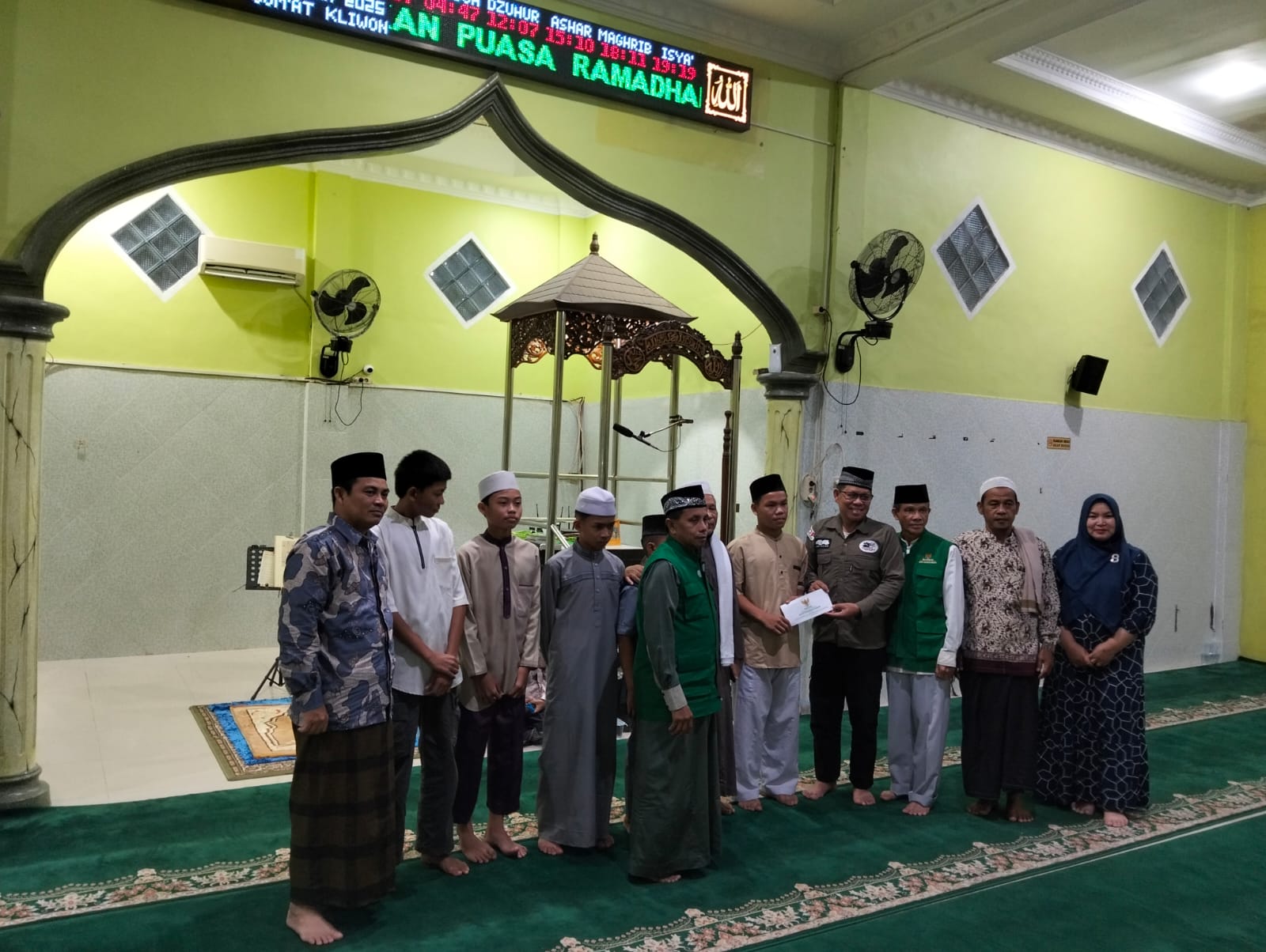 Pemkot Pangkalpinang dan Baznas Berbagi Kebahagiaan Lewat Safari Ramadan