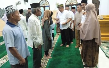 Safari Ramadan, Sukirman Santuni Warga Kurang Mampu di Desa Pangek